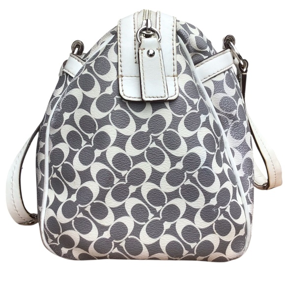 Coach Signature Bag - Picture 6 of 16